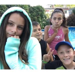 Meet your Posher, Roxanne